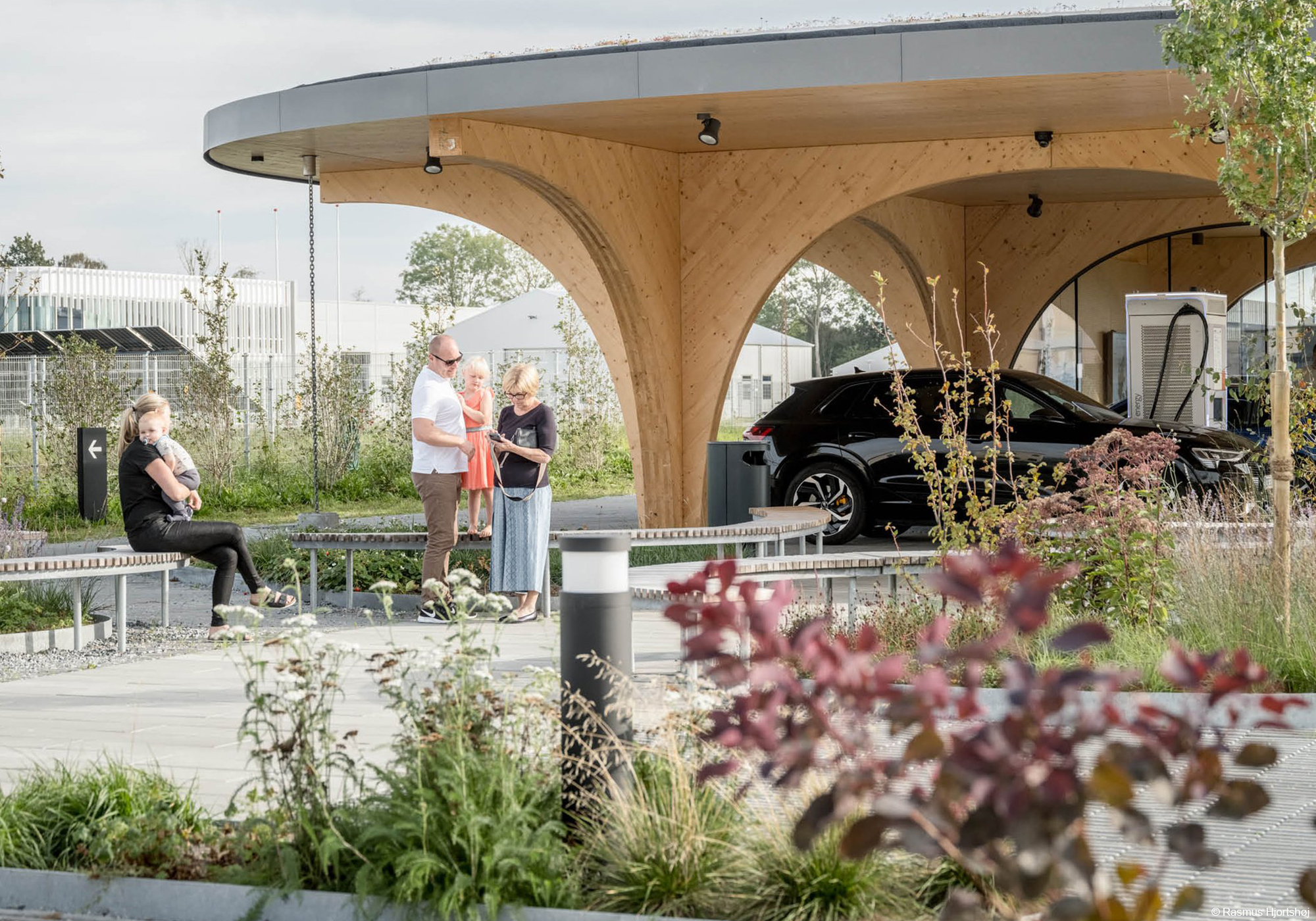 Station de recharge électrique en CLT bois lamellé croisé