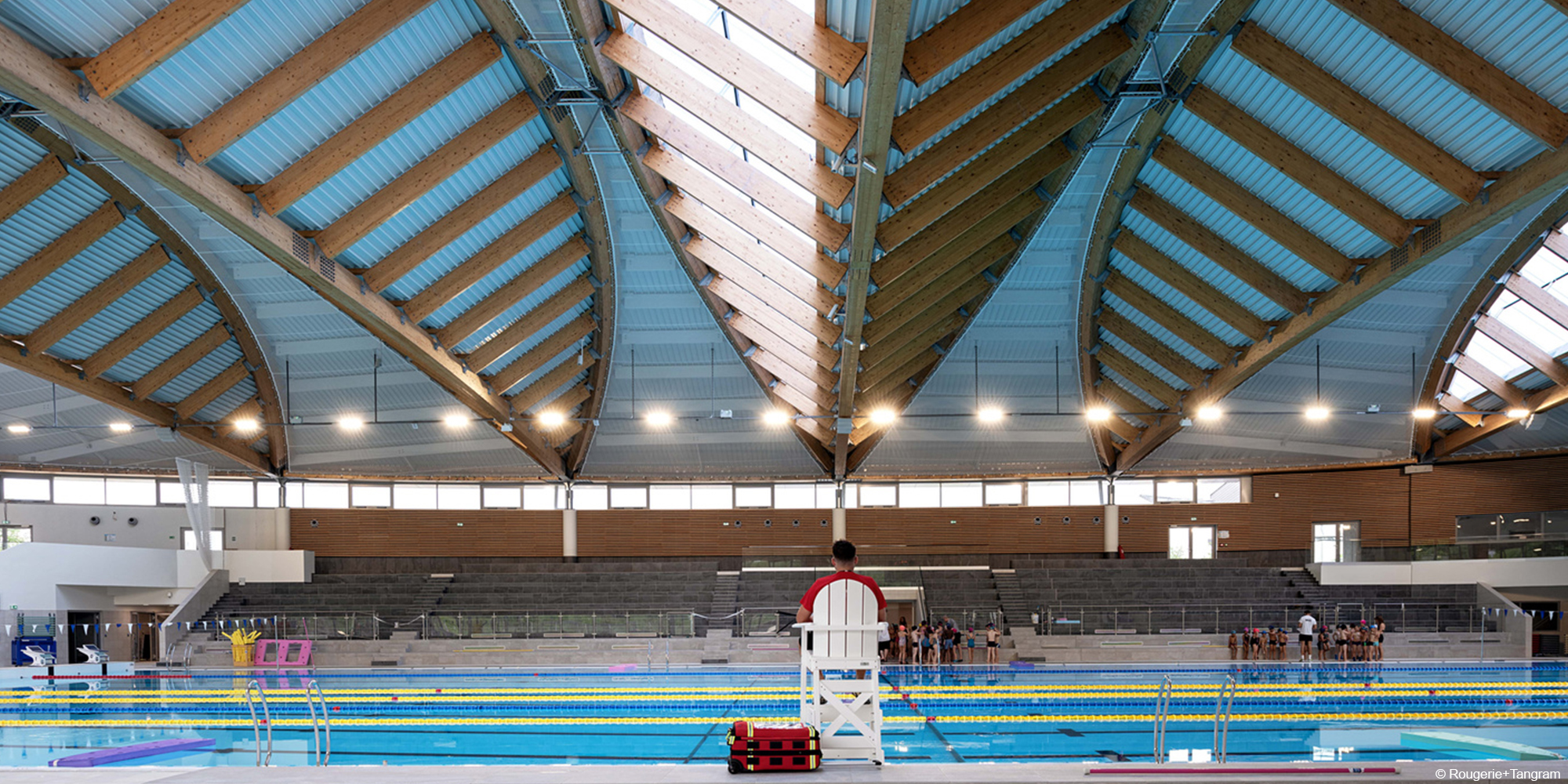 Piscine charpente bois lamellé collé