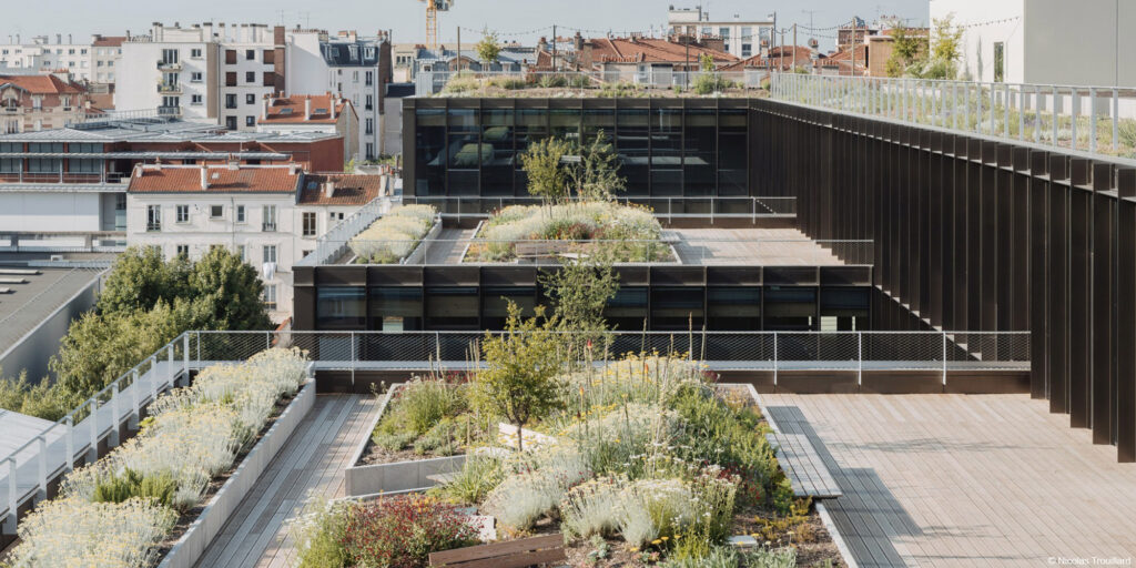 Immeuble de bureaux en structure bois lamellé collé, CLT et béton